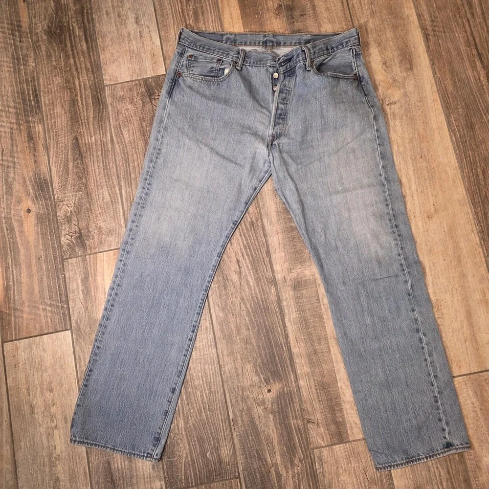 Levis 501 Mens 36x30 Light Wash Blue Denim Straight Leg Button Fly Jeans Vintage